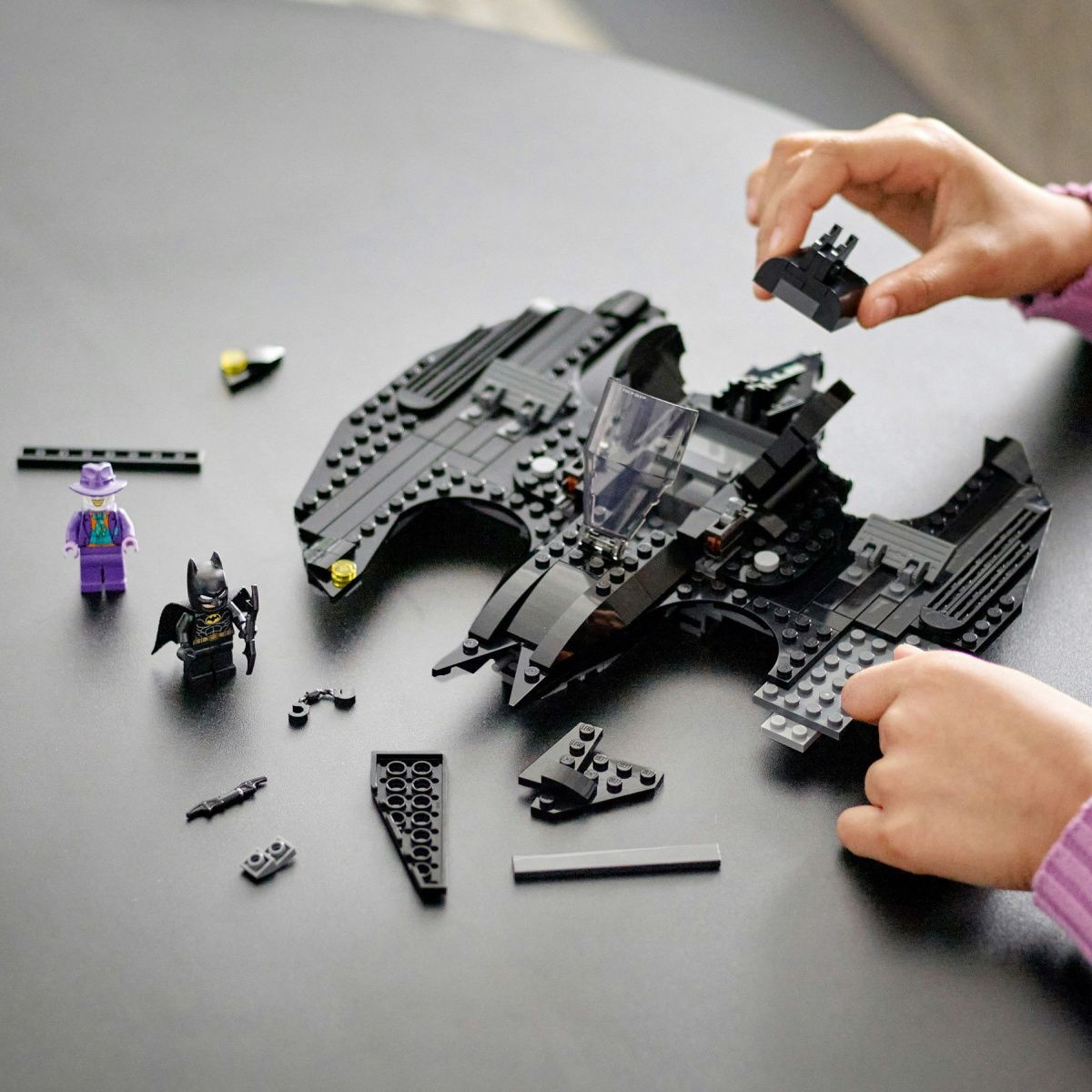 Конструктор LEGO DC Batman Бетмоліт: Бетмен проти Джокера (76265) 