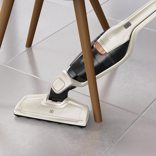 Вертикальний пилосос Electrolux Ergorapido Classic EERC75SW фото 2