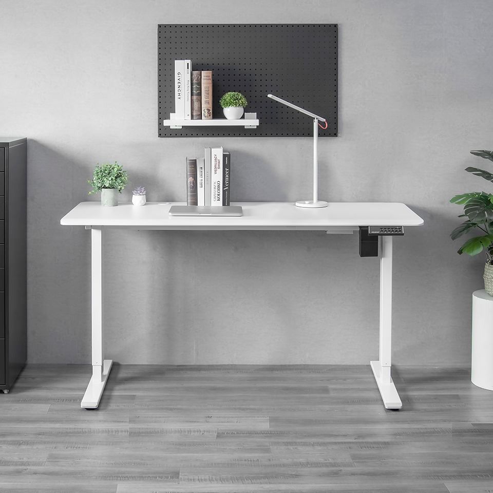 Комп`ютерний ігровий стіл Cougar Royal 150 Mossa White 