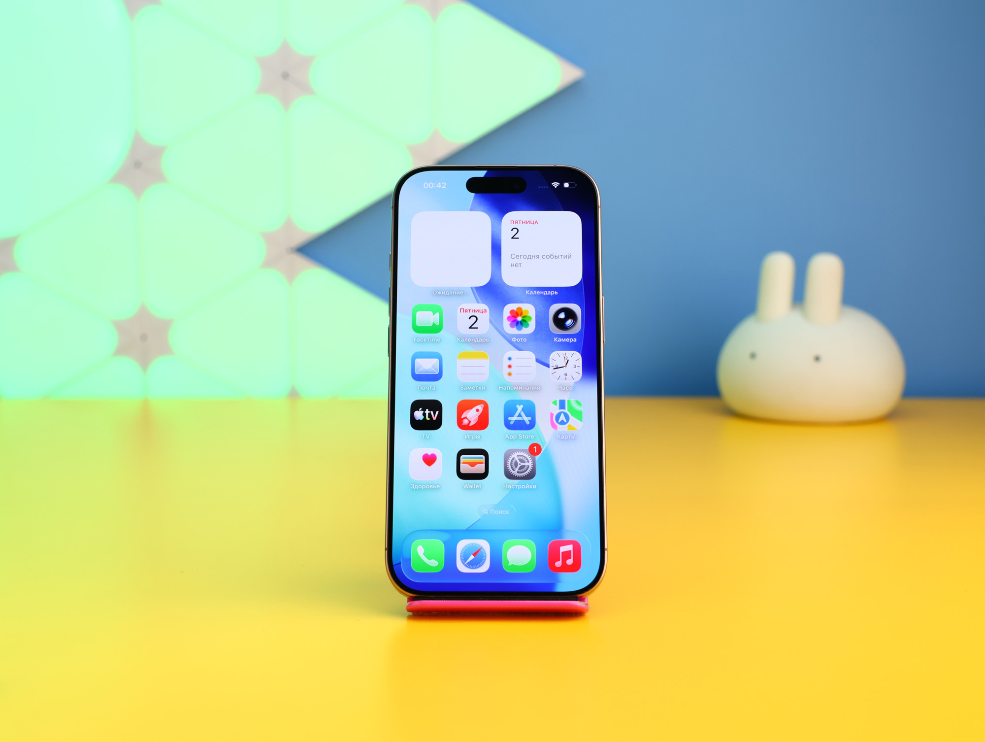 Смартфон Apple iPhone 16 Pro 256GB Desert Titanium (MYNK3) Б/У фото 2