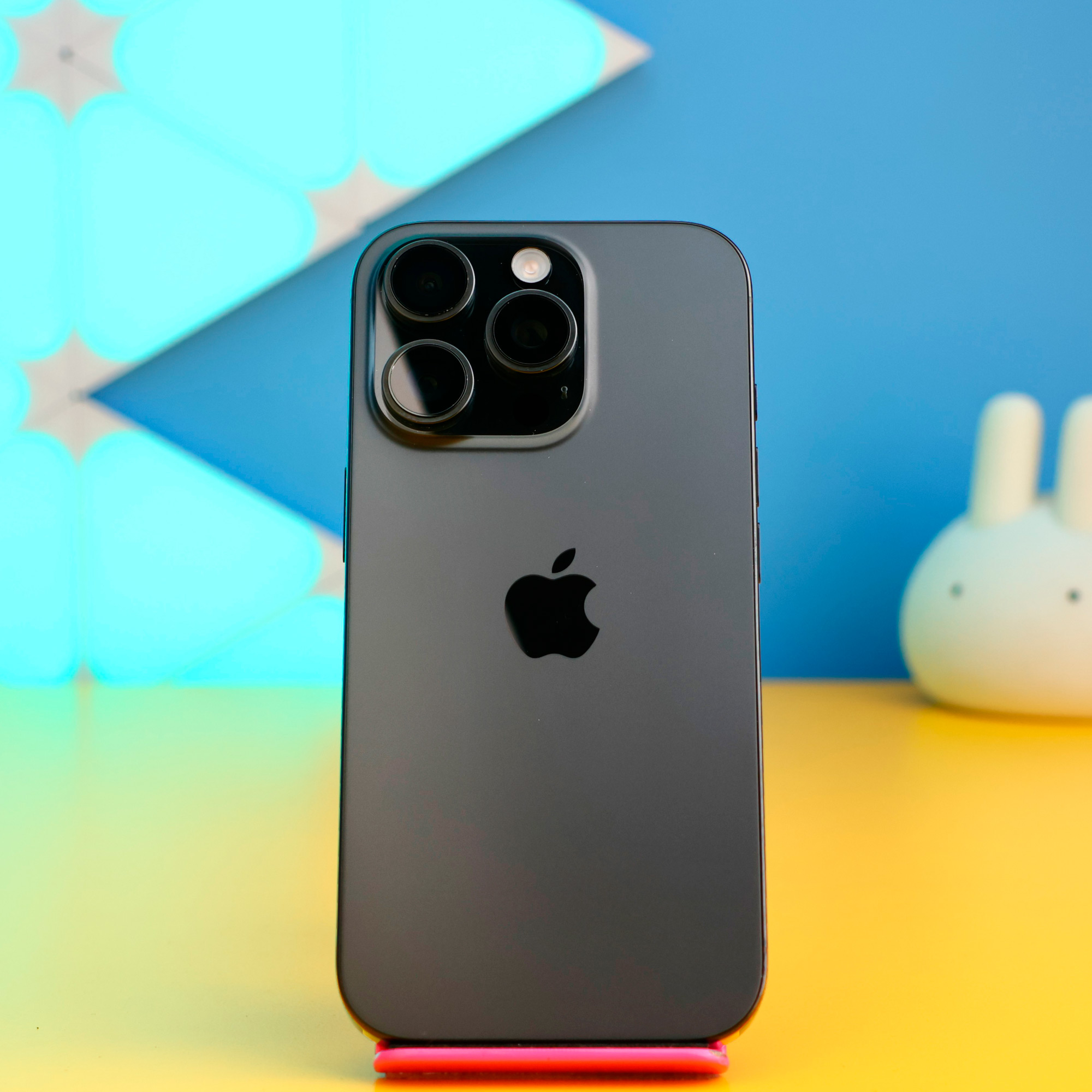 Смартфон Apple iPhone 16 Pro 256GB Black Titanium (MYNH3) Б/У
