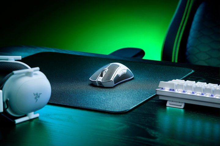 Мышь Razer DeathAdder V3 PRO Wireless (RZ01-04630200-R3G1) White [77132] 