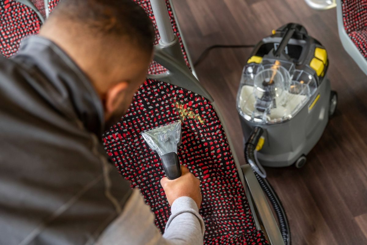 Миючий пилосос Karcher Puzzi 8/1 (1.100-240.0)