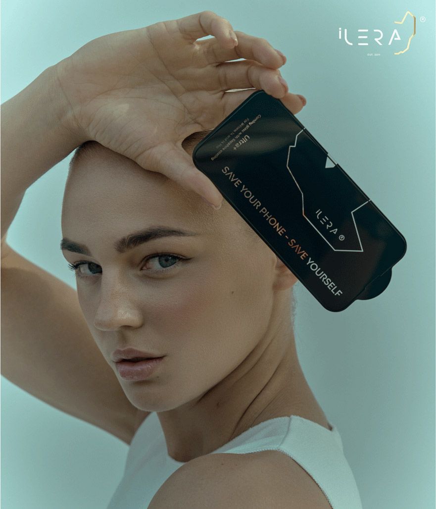 Захисне скло iLera DeLuxe Full Cover Glass для Apple iPhone 15/16 (iLFCDL15)