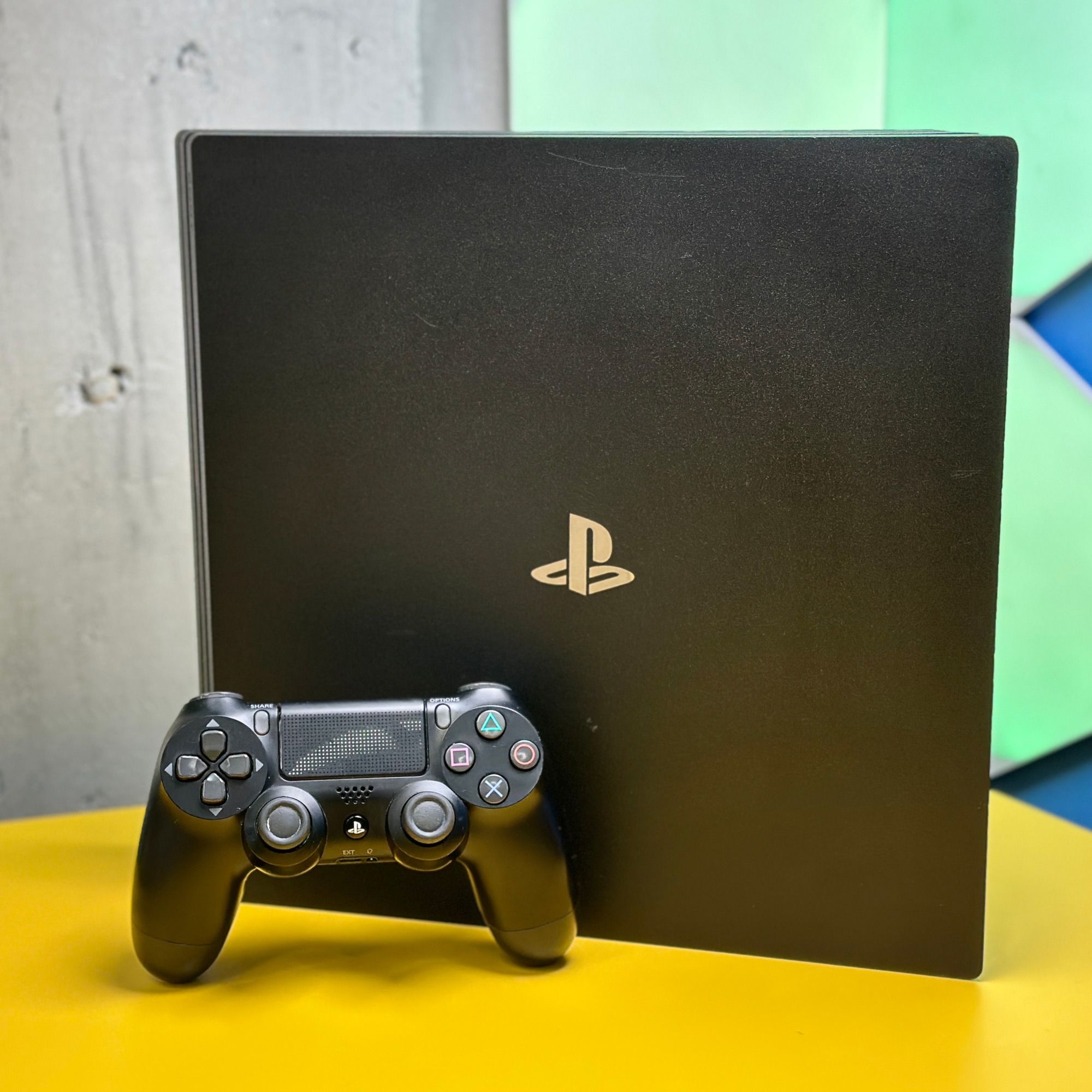 Ігрова консоль Sony PlayStation 4 Pro 1TB Jet Black CUH-7216B