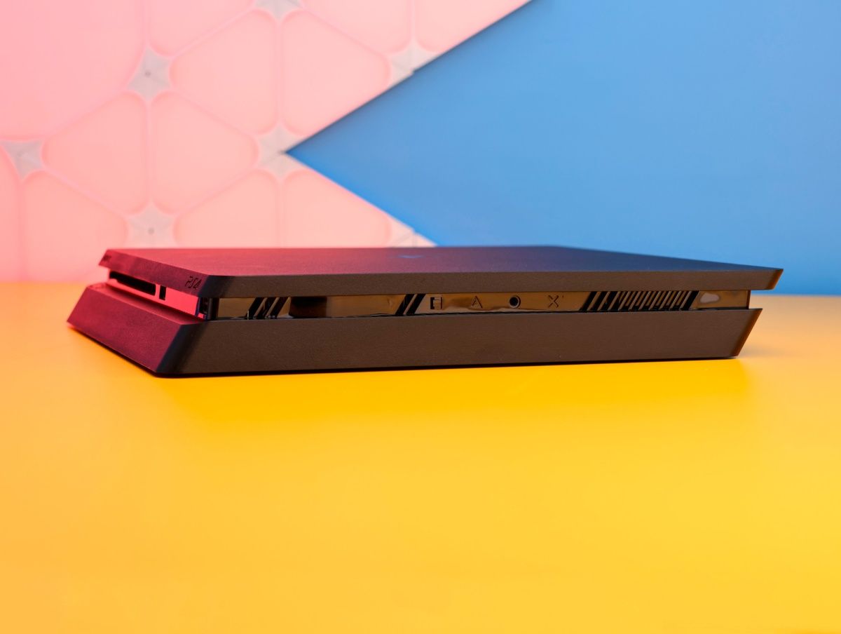 Ігрова консоль Sony PlayStation 4 Slim 1TB Black Б/У фото 3