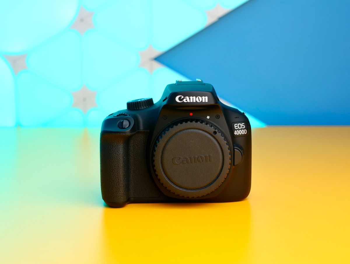 Дзеркальний фотоапарат Canon EOS 4000D Kit 18-55mm DC III Black (3011C004) Б/У фото 2
