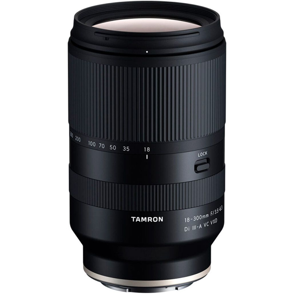 

Объектив Tamron 18-300mm f/3.5-6.3 Di III-A VC VXD Sony E