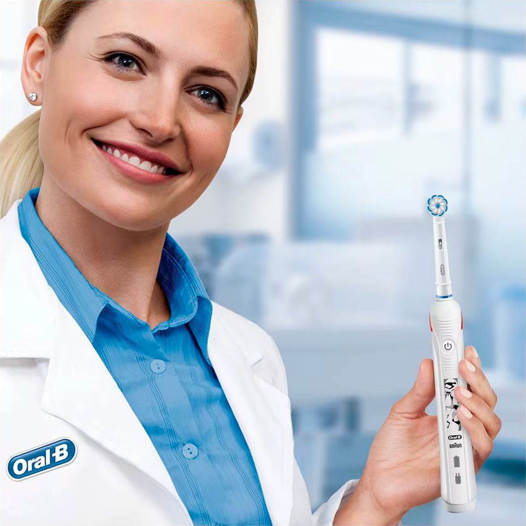 Електрична зубна щітка Oral-B D501.513.2 Junior 6+ Star Wars