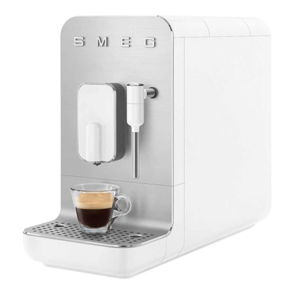 

Кавомашина Smeg BCC02WHMEU