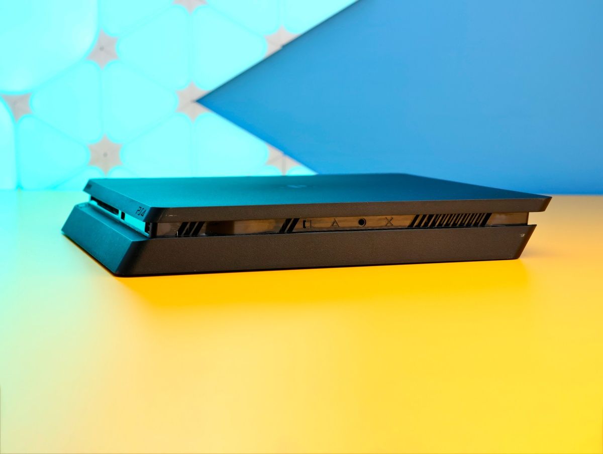 Ігрова консоль Sony PlayStation 4 Slim 1TB Black Б/У фото 3