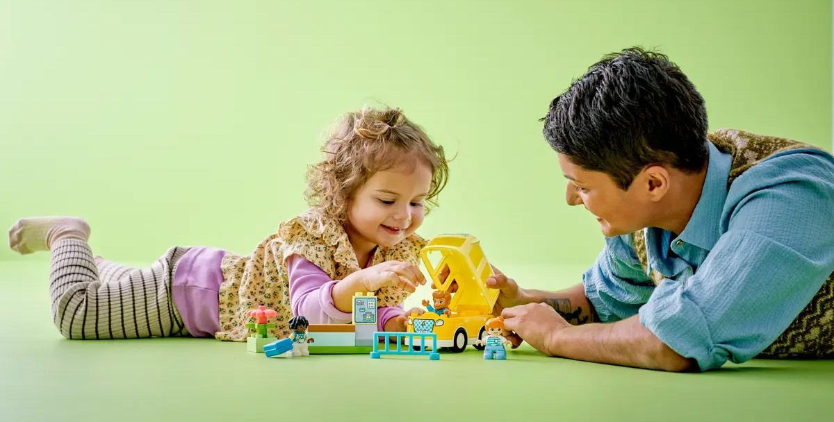 Конструктор LEGO DUPLO Поїздка на автобусі (10988)