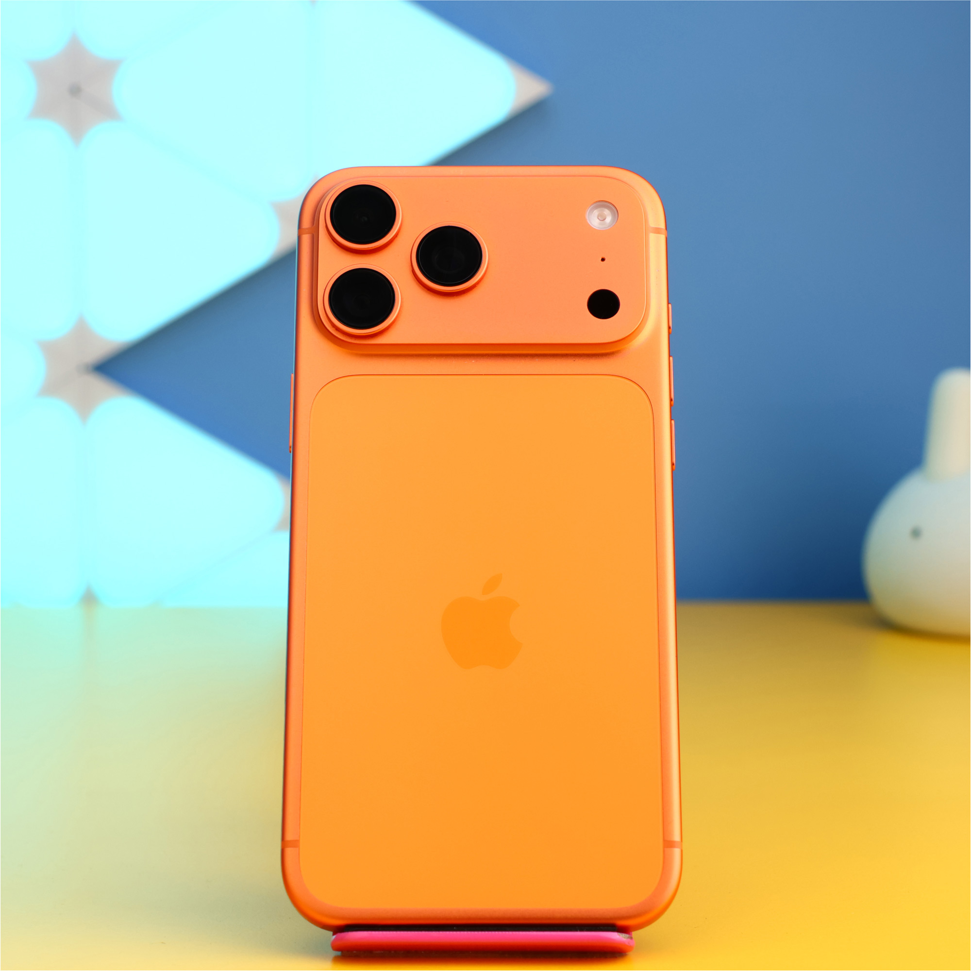 Смартфон Apple iPhone 17 Pro Max 512GB Cosmic Orange (MFYT4) Б/У