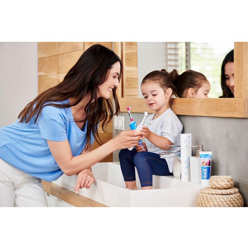 Електрична зубна щітка Oral-B D501.513.2 Junior 6+ Star Wars