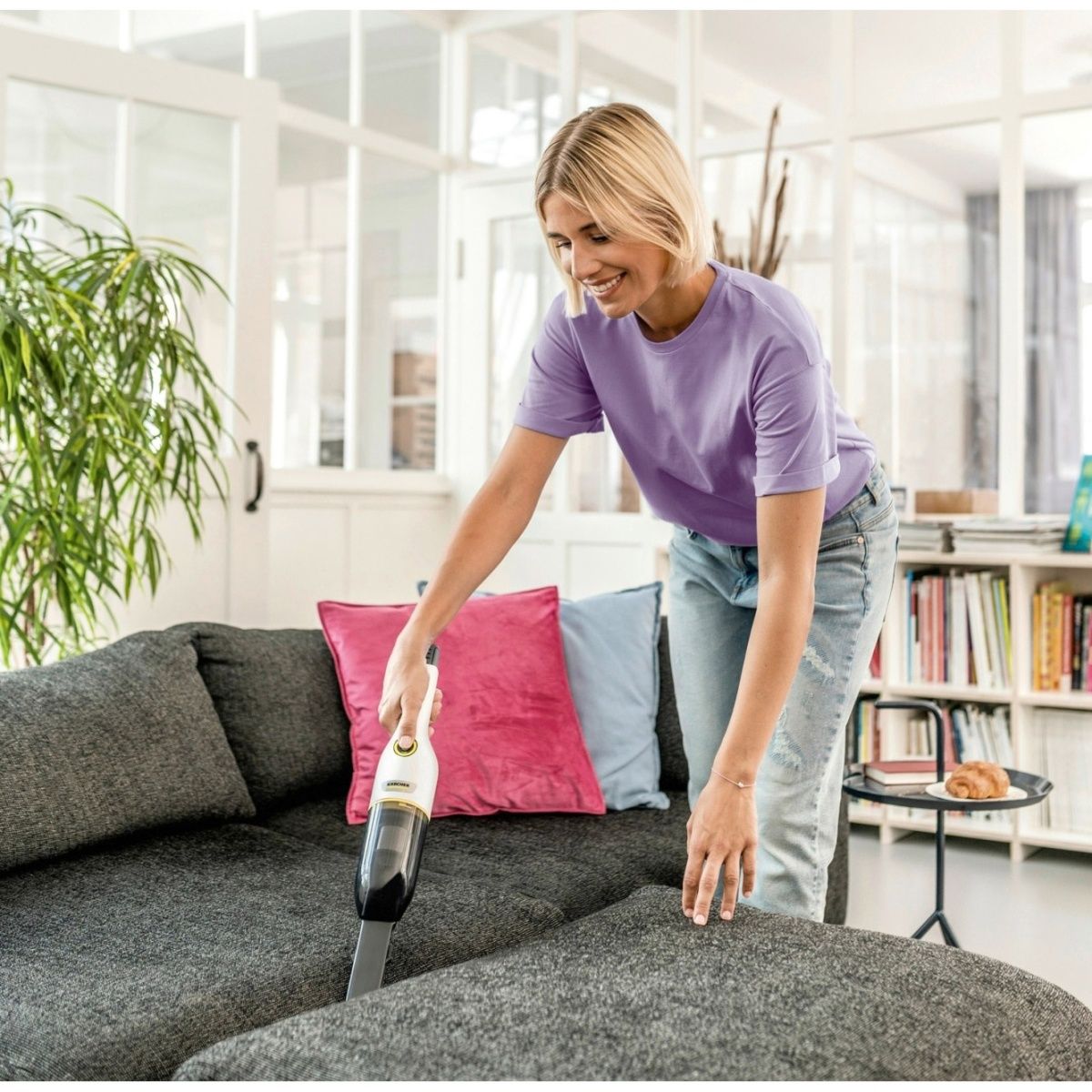 Ручний пилосос Karcher CVH 2-4 (1.198-450.0)