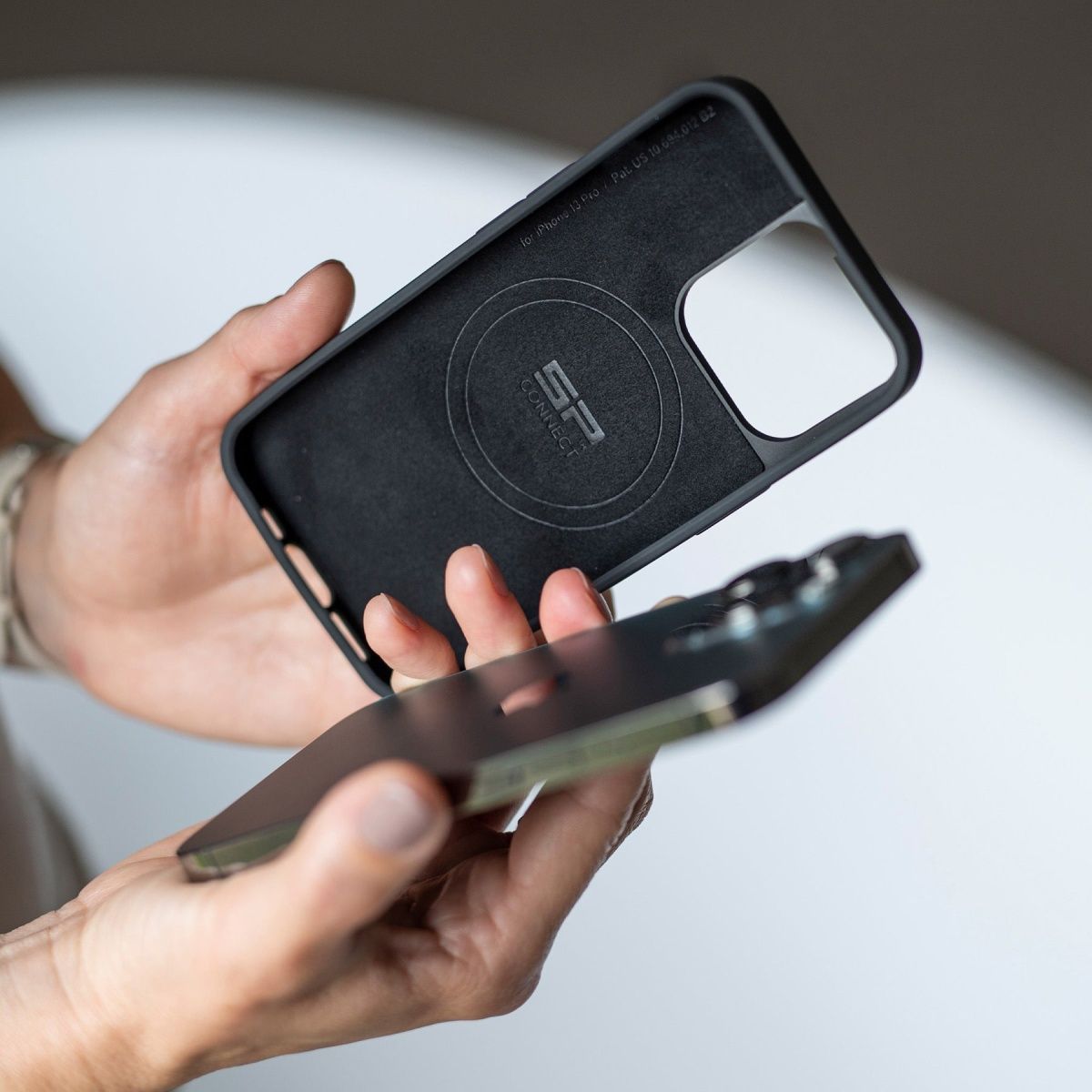 Чохол SP Connect для iPhone 13 Pro (55145)