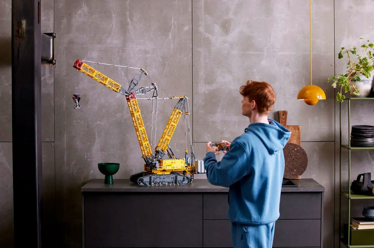 Конструктор LEGO Technic Гусеничний підйомний кран Liebherr LR 13000 (42146)