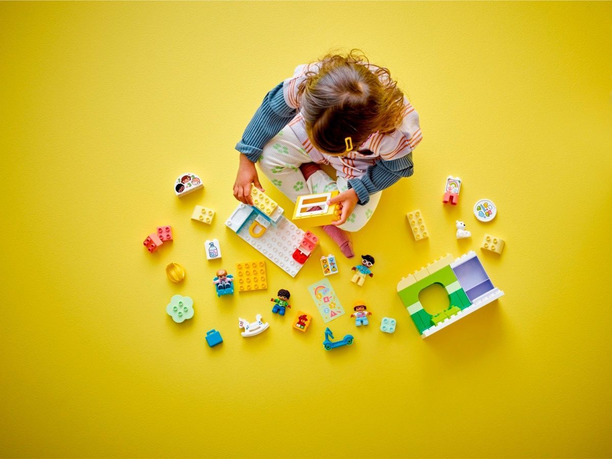 Конструктор LEGO DUPLO Життя в дитячому садку (10992)