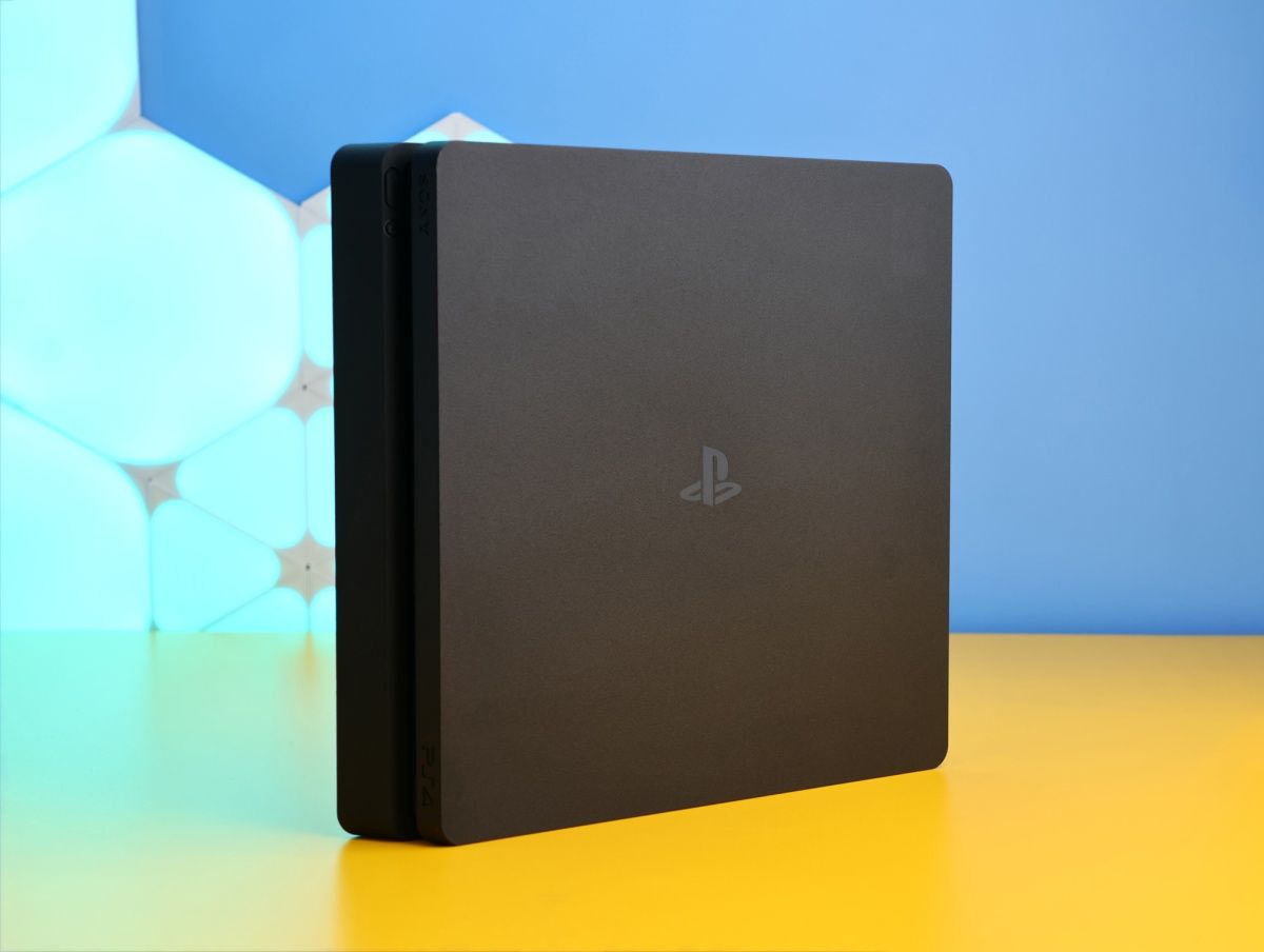 Ігрова консоль Sony PlayStation 4 Slim 1TB Black Б/У фото 2