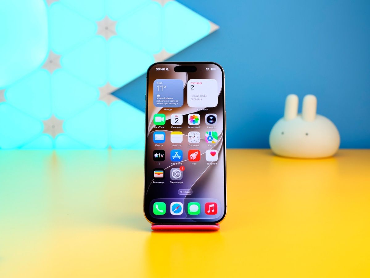 Смартфон Apple iPhone 16 Pro 128GB Desert Titanium (MYNF3) Б/У фото 2