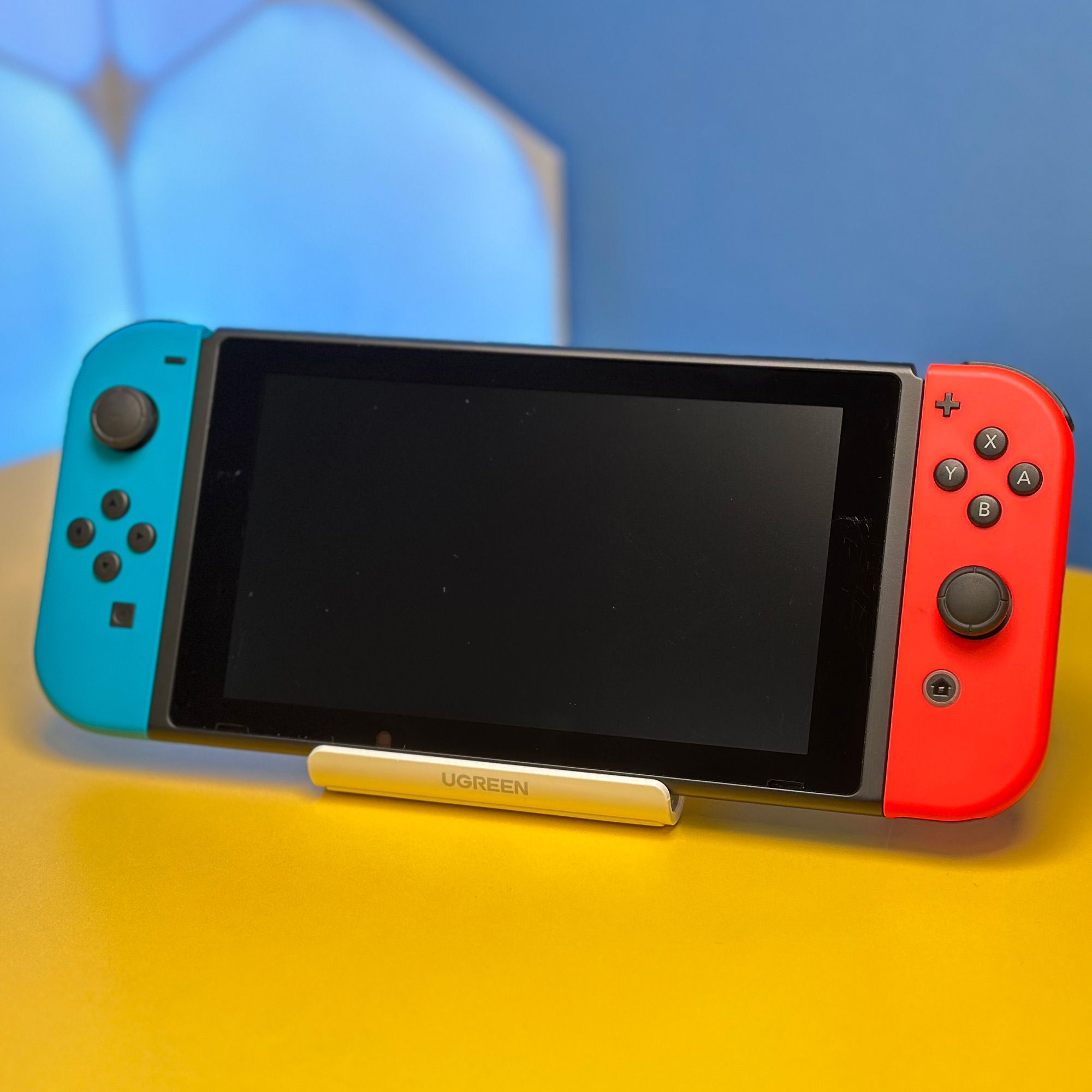 【しゅん】Nintendo Switch Nintendo Switch with Neon Blue and Neon Red Joy-Con