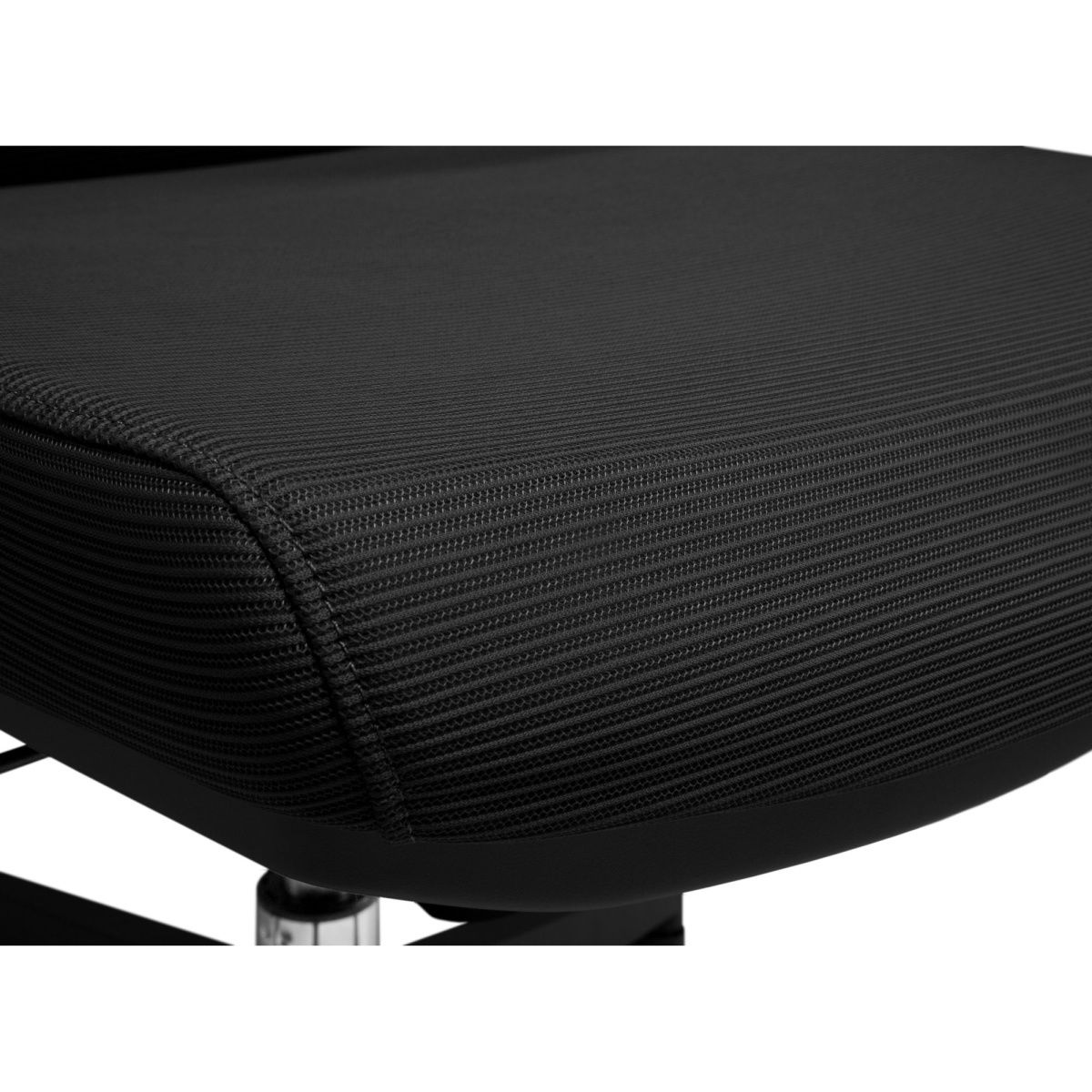 Офісне крісло GT Racer B-2020A Black