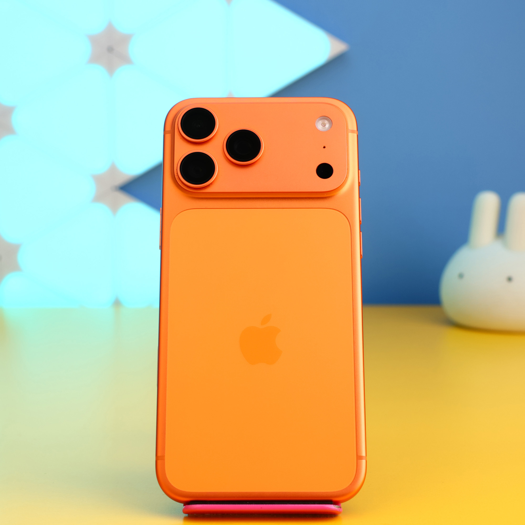 Смартфон Apple iPhone 17 Pro Max 256GB Cosmic Orange (MFYN4) Б/У
