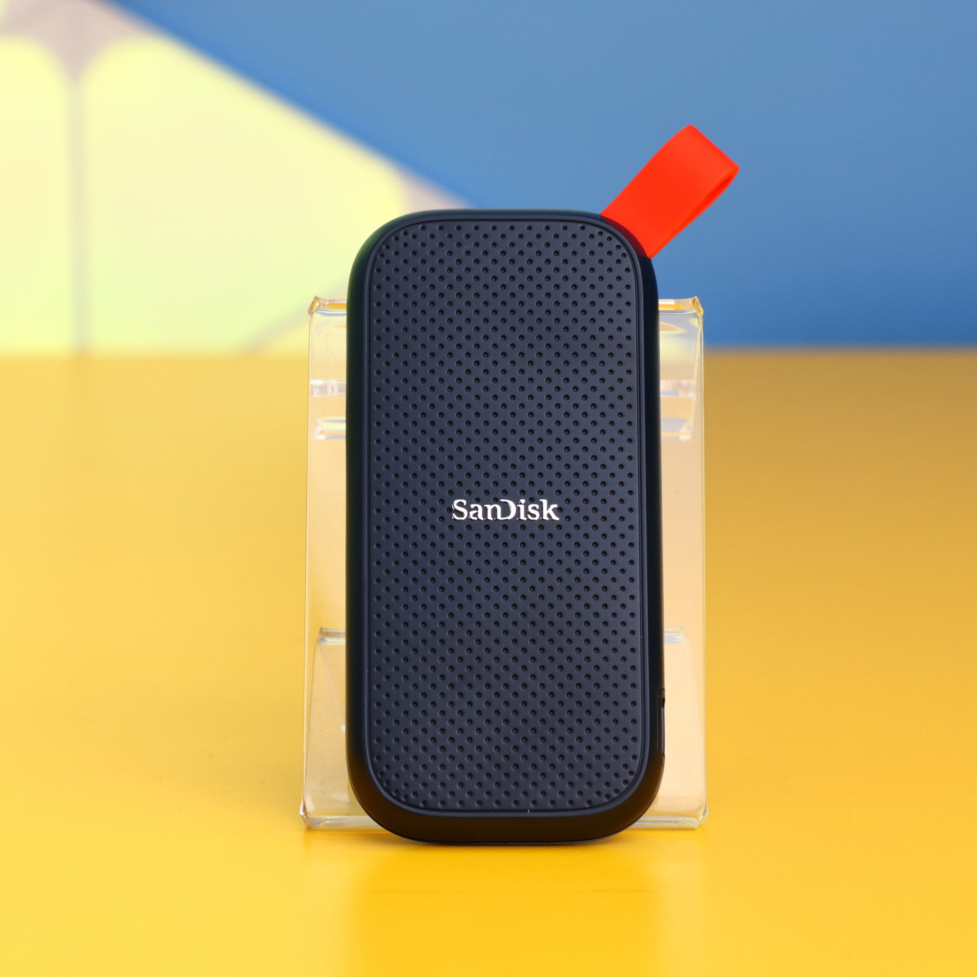 

Внешний SSD накопитель SanDisk Extreme Portable E30 1TB (SDSSDE30-1T00-G25) Б/У