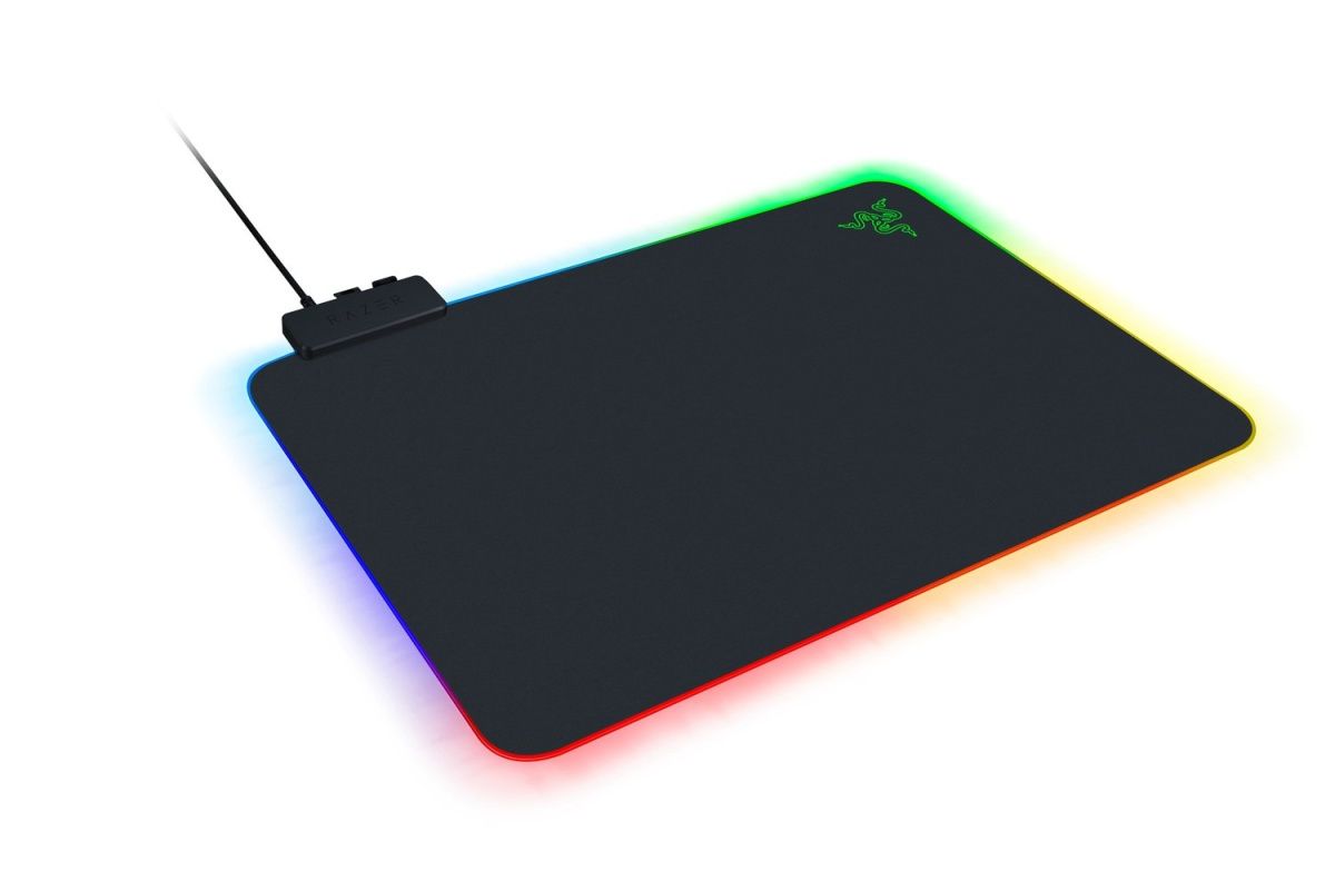 Килимок для миші Razer Firefly V2 (RZ02-03020100-R3M1)