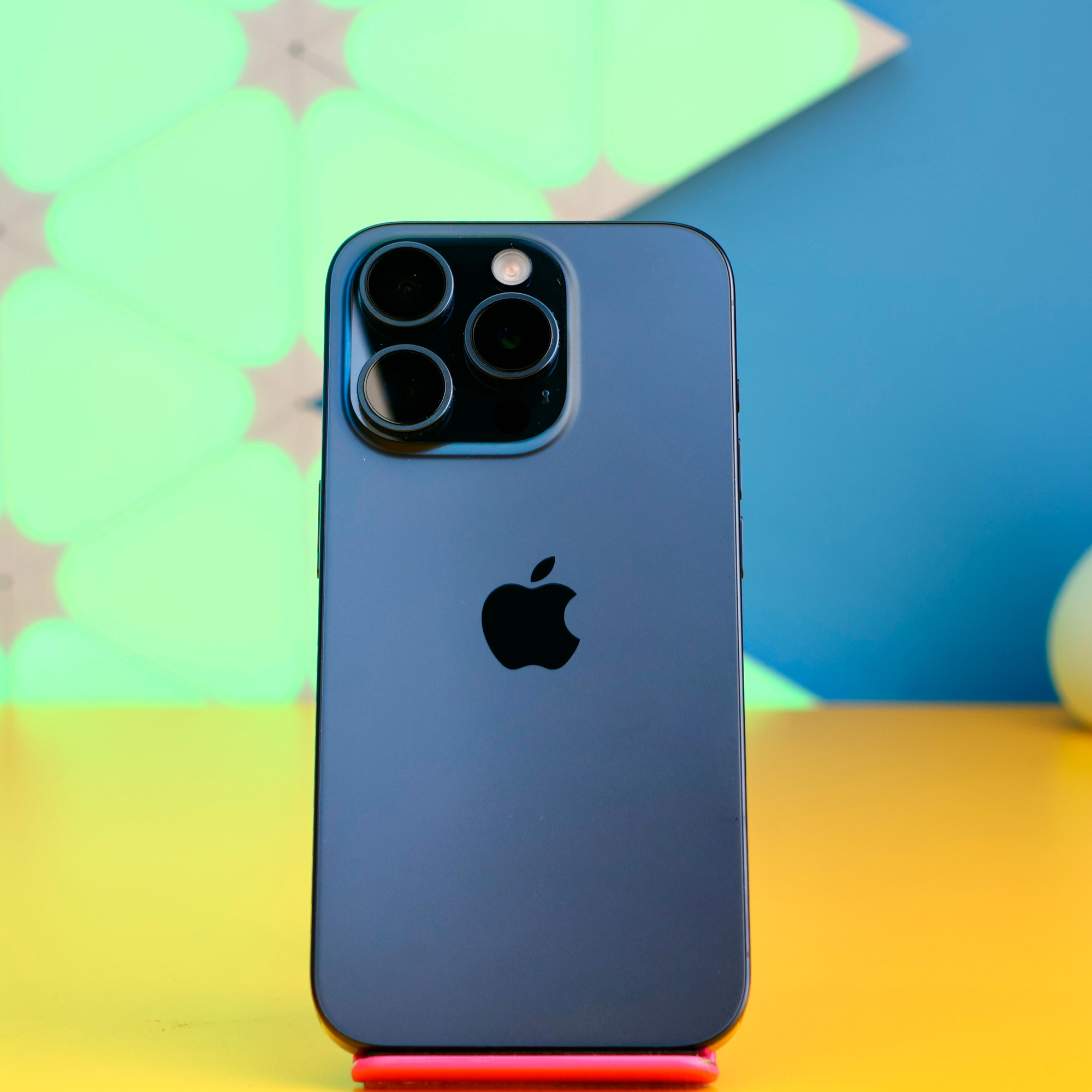 Смартфон Apple iPhone 15 Pro 128GB Blue Titanium (MTV03) Б/У