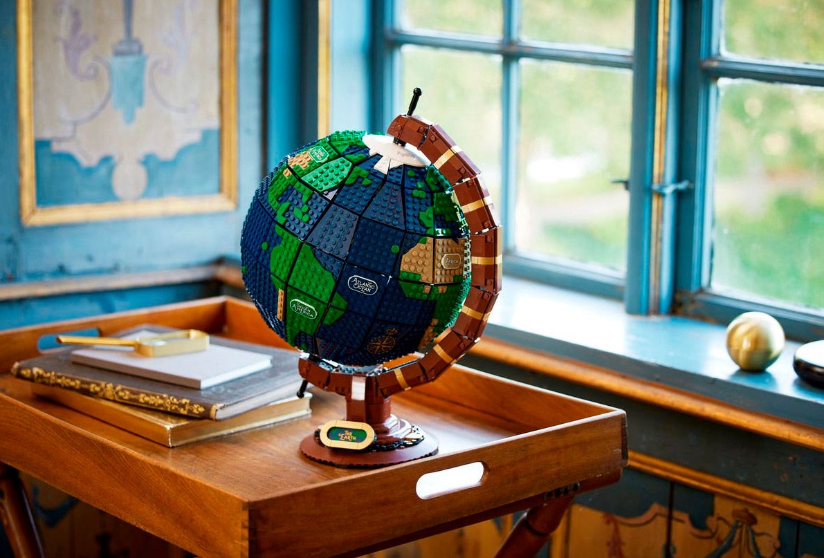Конструктор LEGO Ideas The Globe (21332)