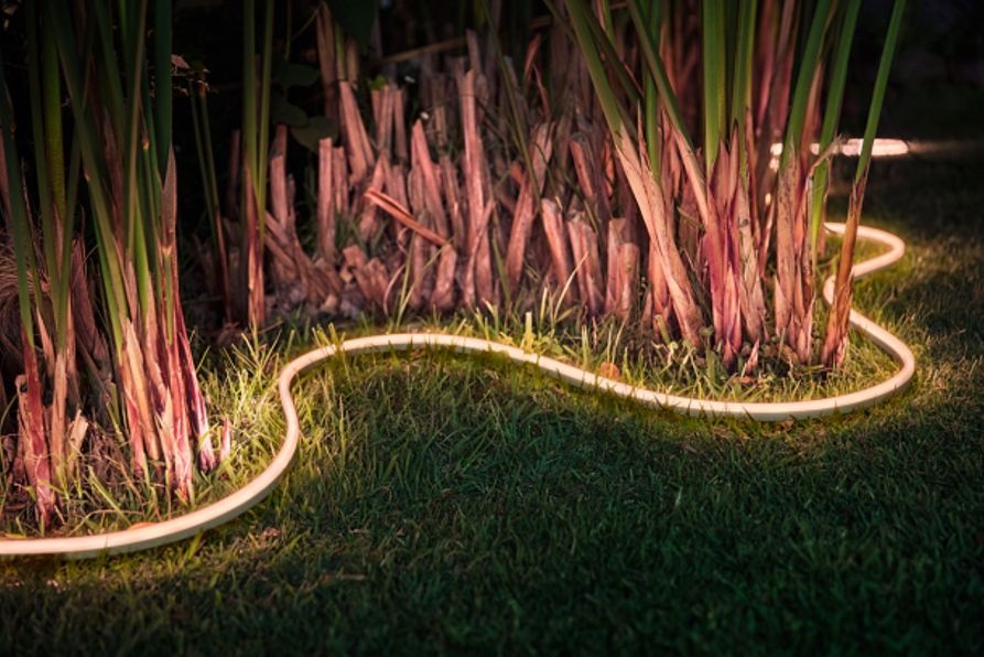 Уличная светодиодная лента Philips Hue Ligthstrip Outdoor 2м (046677555900) [68387] 