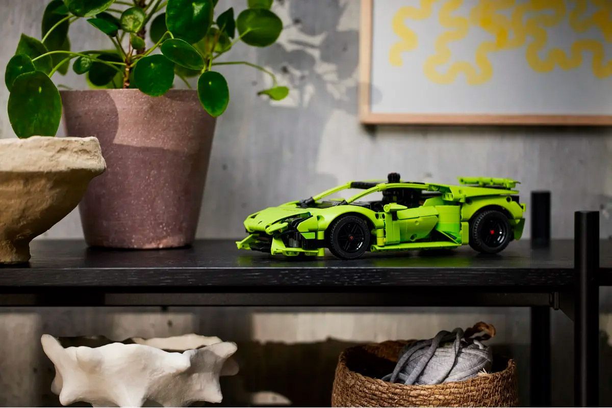 Конструктор LEGO Technic Lamborghini Huracan Tecnica (42161)