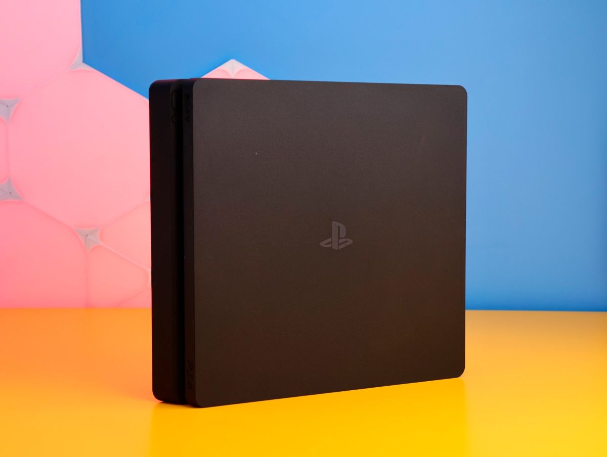 Ігрова консоль Sony PlayStation 4 Slim 1TB Black Б/У фото 2