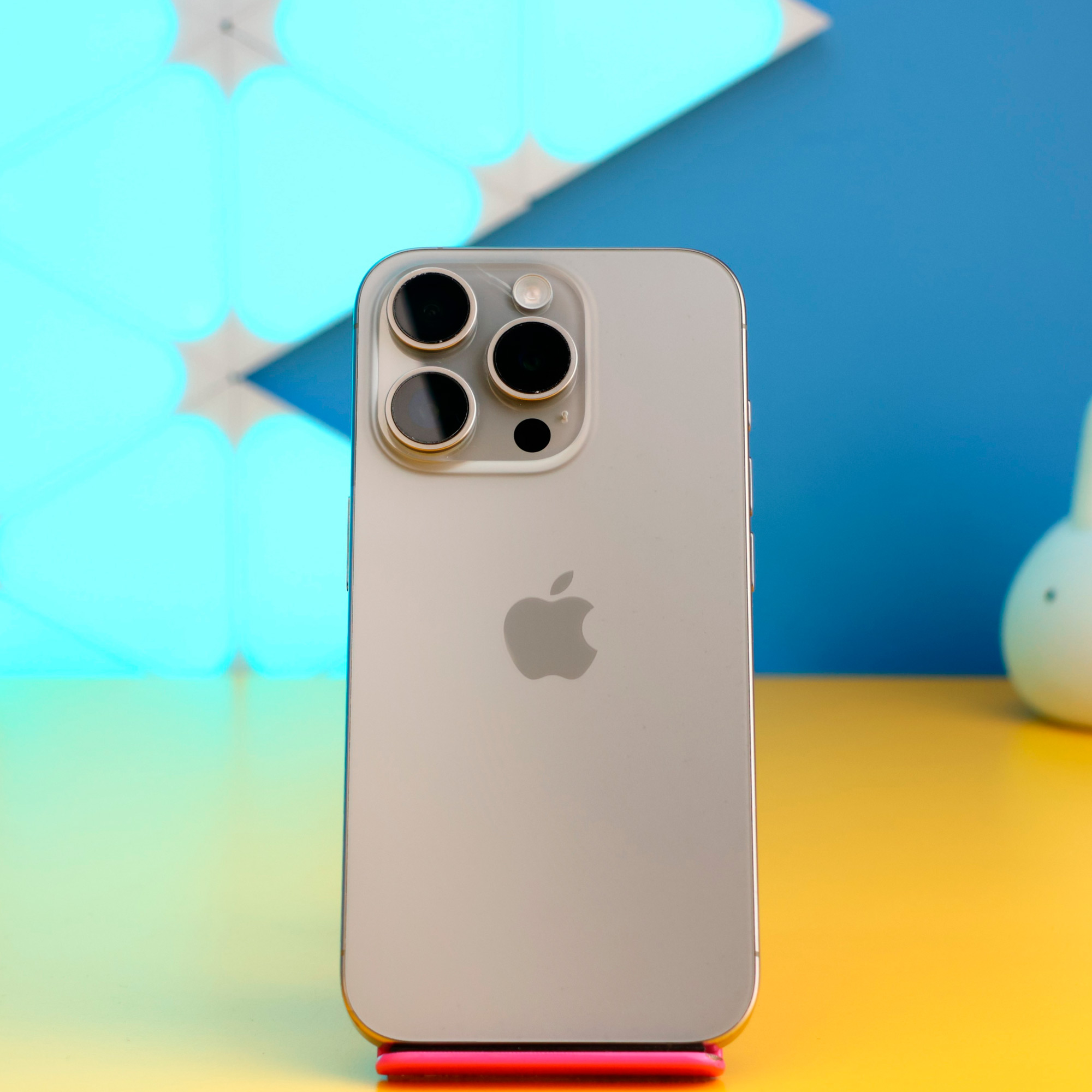 Смартфон Apple iPhone 15 Pro 128GB Natural Titanium (MTUX3) Б/У