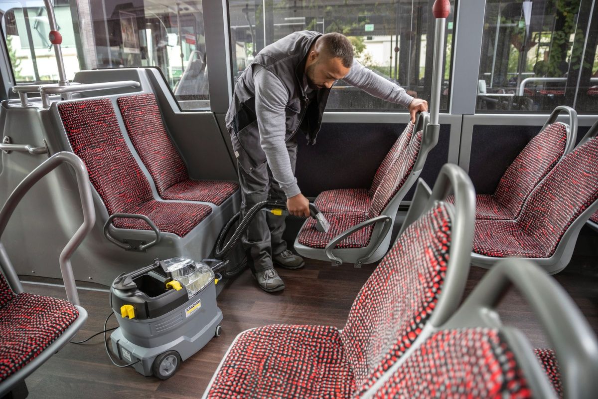 Миючий пилосос Karcher Puzzi 8/1 (1.100-240.0)