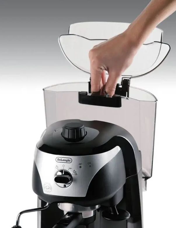 Кавоварка ріжкова Delonghi EC 221.B 
