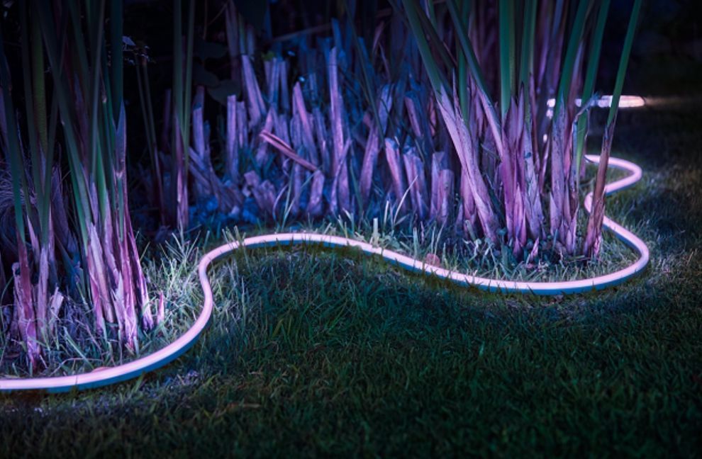Уличная светодиодная лента Philips Hue Ligthstrip Outdoor 2м (046677555900) [68387] 