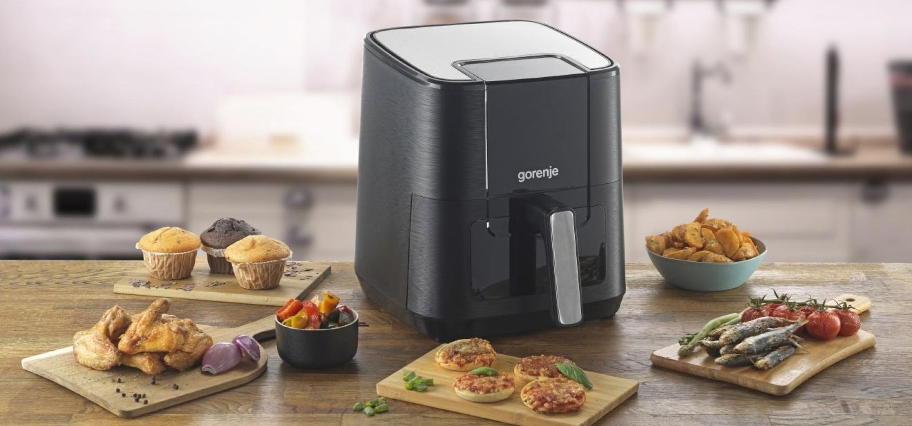 Gorenje AF1350DWB с объёмом 5,4 л и сенсорным управлением