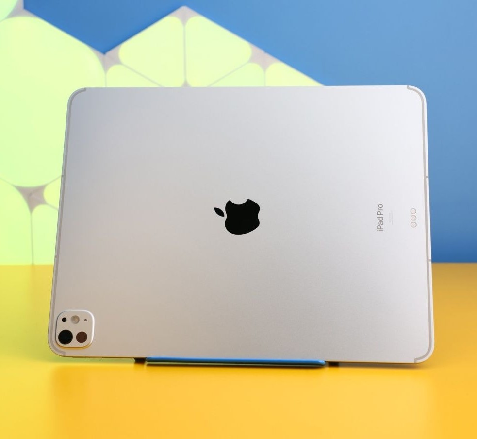 Планшет Apple iPad Pro 13 Б/У – задняя панель