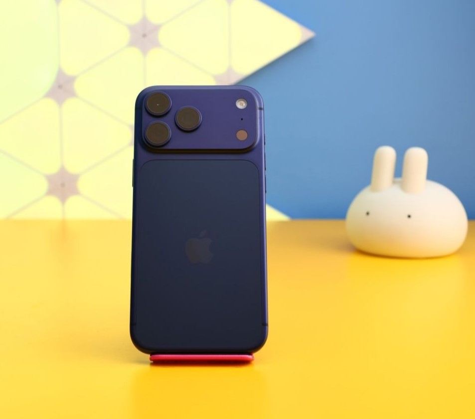 Вживаний Смартфон Apple iPhone 17 Pro Max 256GB Deep Blue недорого