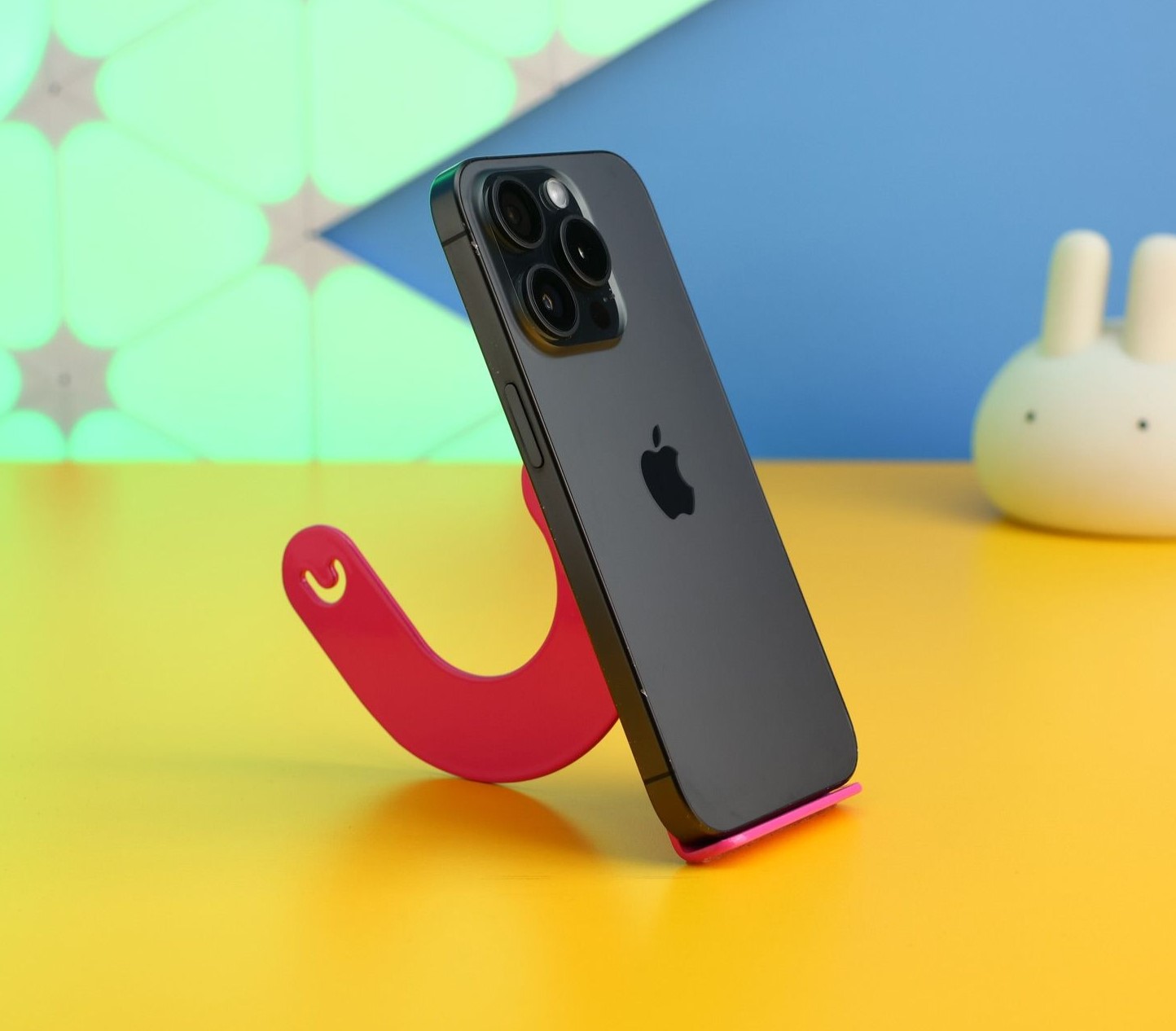 Б/У Смартфон Apple iPhone 15 Pro 128GB Black Titanium недорого
