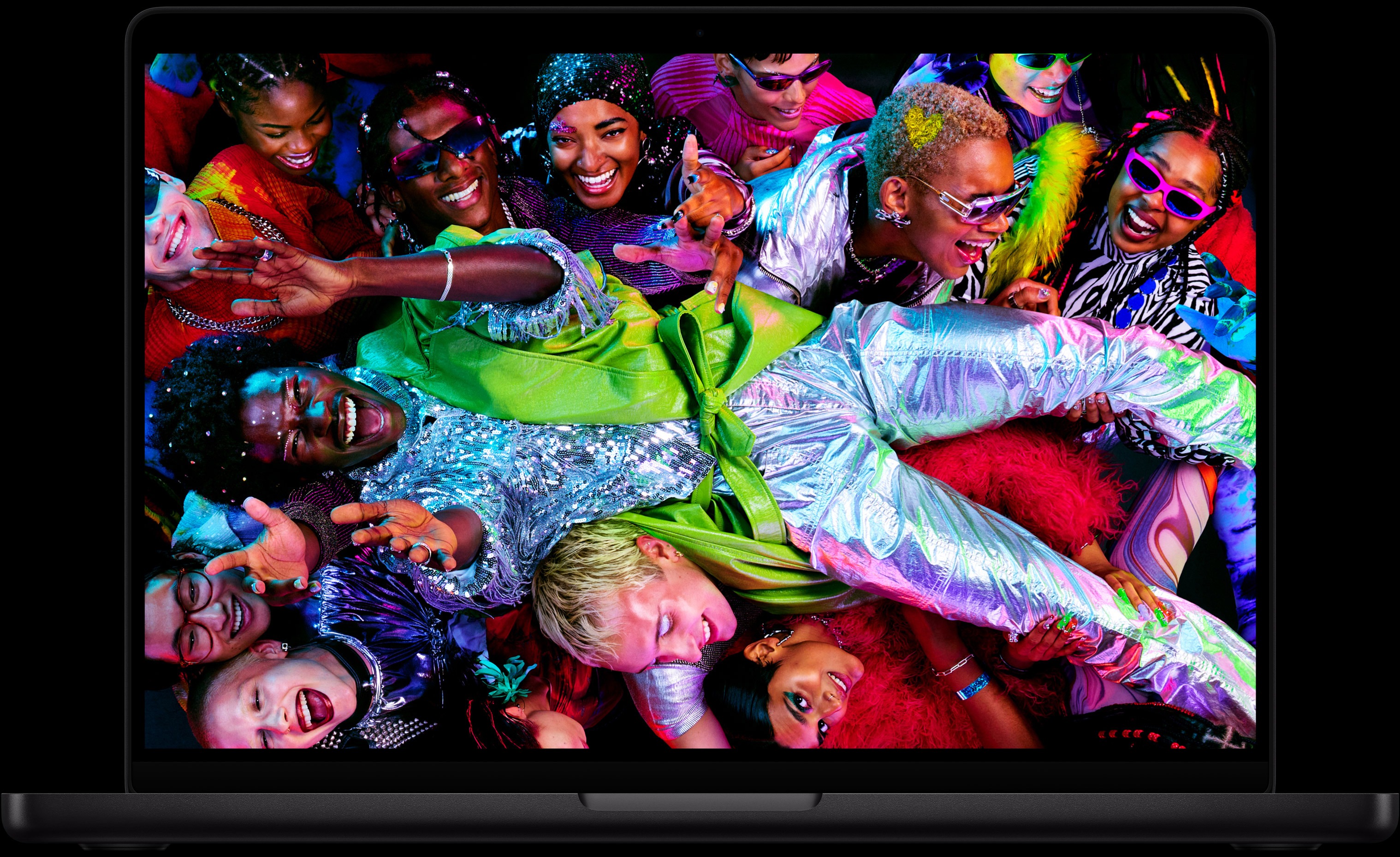 Дисплей Liquid Retina XDR для любых условий Дисплей Liquid Retina XDR обеспечивает 1600 нит пиковой яркости HDR для яркого освещения
