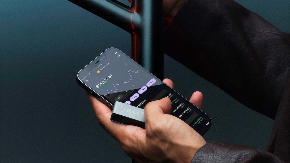 Ledger-Nano-X-Die-Hardware-Wallet-fuer-Profis-ueber-Bluetooth-laesst-sich-der-2048x1152-e5f9fbca88bb4a3e.png