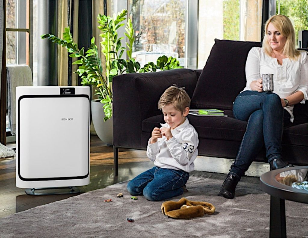 BonecoP500RoomAirPurifierInLivingRoomWithKid-Aerify.jpg