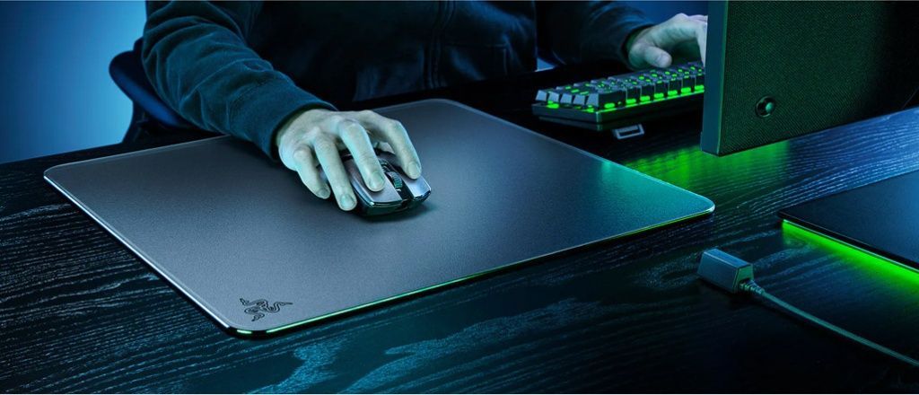 razer-atlas-glass-surface-desktop.jpg razer-atlas-glass-surface-desktop.jpg