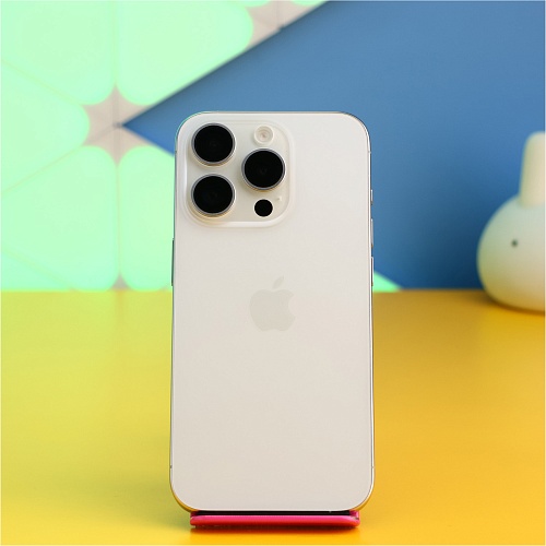 Смартфон Apple iPhone 15 Pro 128GB White Titanium (MTUW3) Б/У