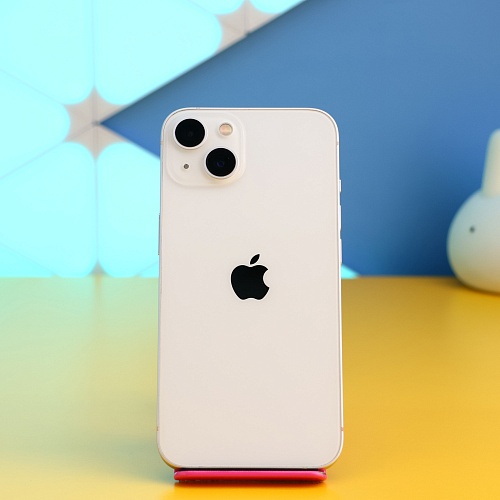 Смартфон Apple iPhone 13 128GB Starlight (MLPG3) Б/У