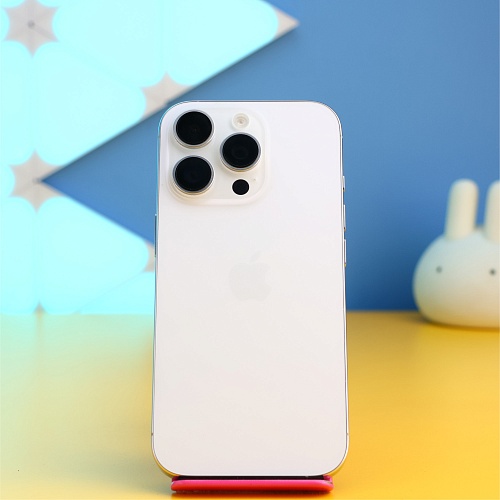 Смартфон Apple iPhone 16 Pro 128GB White Titanium (MYNE3) Б/У