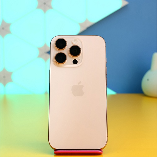 Смартфон Apple iPhone 16 Pro 128GB Desert Titanium (MYNF3) Б/У